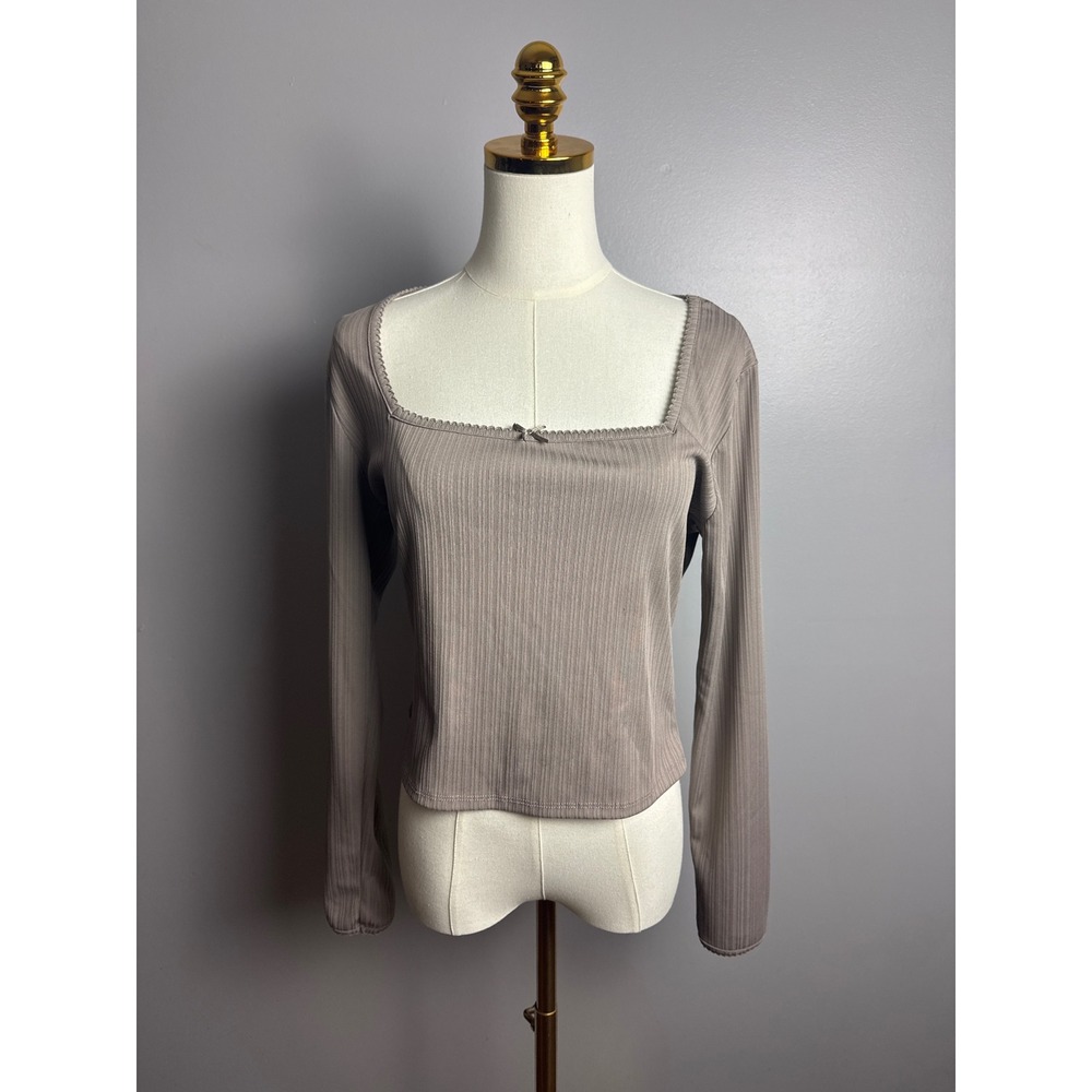 Derek Heart Long Sleeve Top Womens Size L Taupe Excellent Ribbed Square Neck Bow